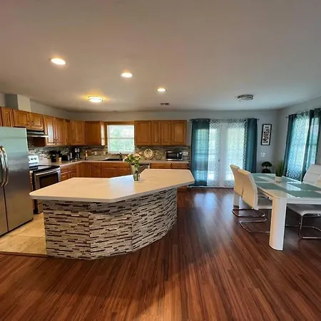 Large 3 Bedroom 2 Bth Venice